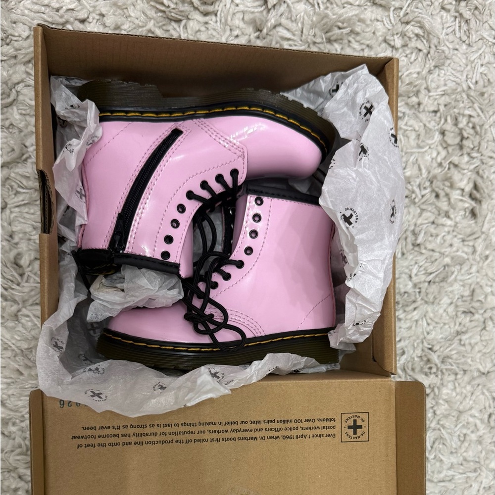 Brand new toddler dr martens 💓
